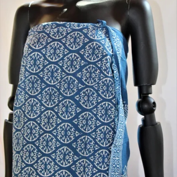 Versatile Indigo India Hand-Block Ornament Print Cotton Fabric, 22 X 67 Inches - Picture 2 of 4